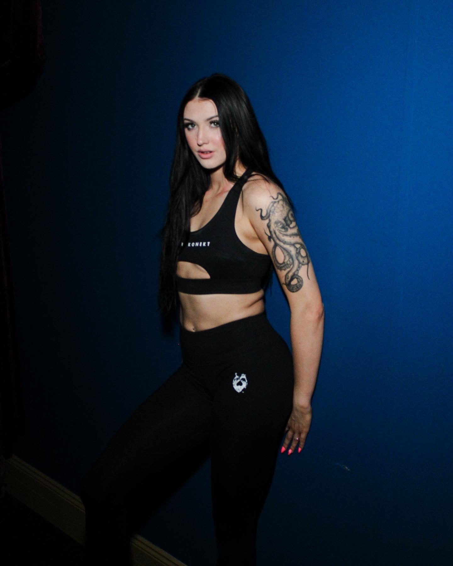 KK QUEEN CROP TOP